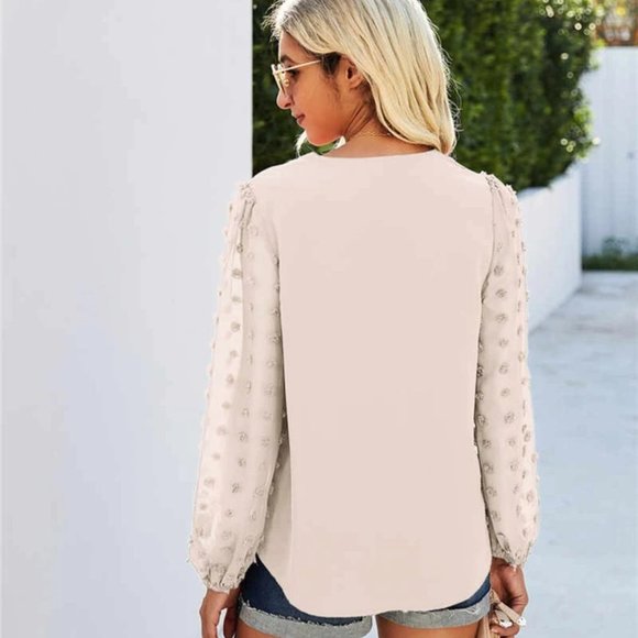 Chic Blouse - Picture 4 of 5